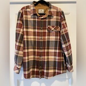 Legendary Whitetails Multicolor Plaid Flannel Button-Up Shirt. Size Large